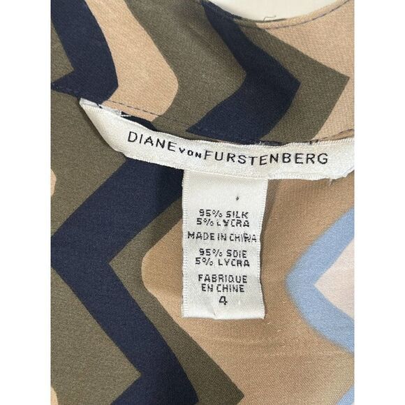 Diane Von Furstenberg Dress Shirtdress Bariloche Olive Chevron Print Silk Size 4 - Picture 4 of 16